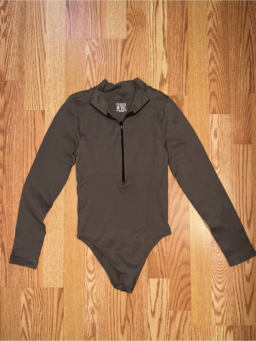 OQQ Long-Sleeve Brown Snatching Bodysuit with Zipper